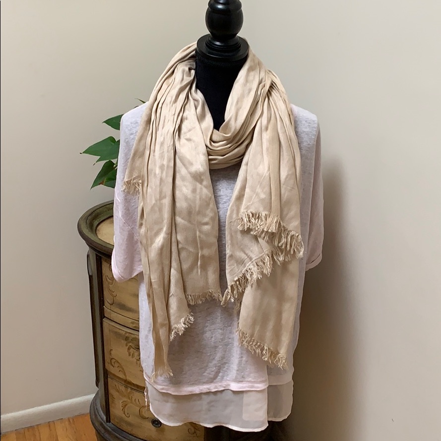 Tobi Scarf